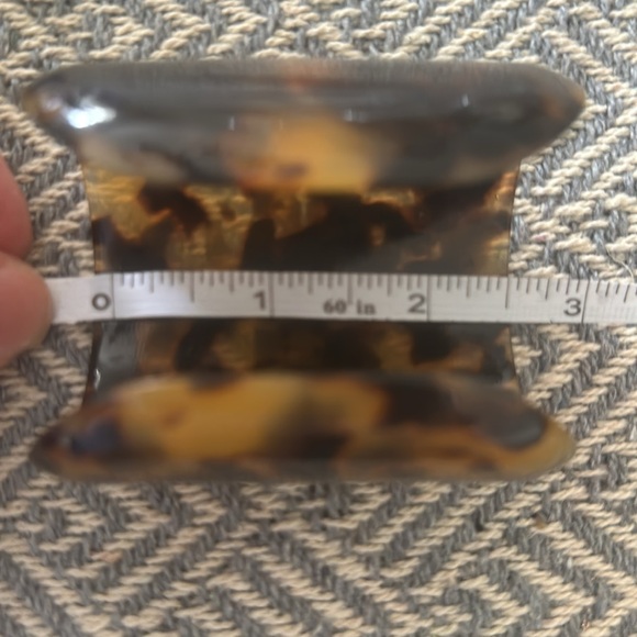 Tory Burch tortoise shell cuff bracelet - Picture 6 of 7